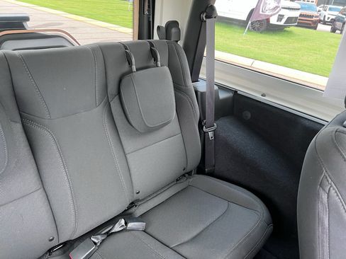 Used 2022 Jeep Wrangler Sport AWD/4WD image 15
