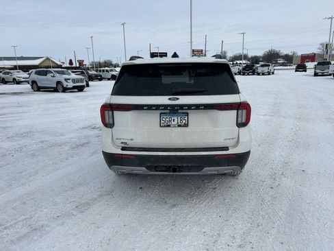 Used 2025 Ford Explorer Active w/ Active Comfort Package image 4