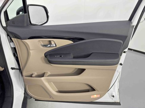 Used 2020 Honda Pilot Touring image 43