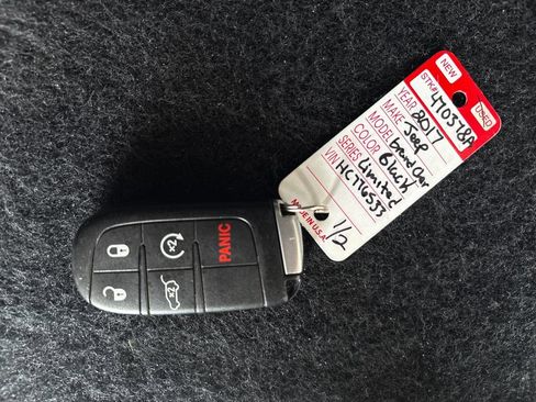 Used 2017 Jeep Grand Cherokee Limited AWD/4WD image 28