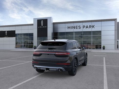 New 2026 Lincoln Corsair Reserve image 8