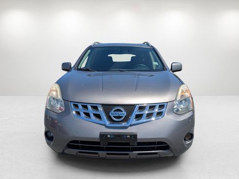 Used 2013 Nissan Rogue SV w/ Premium Pkg image 2