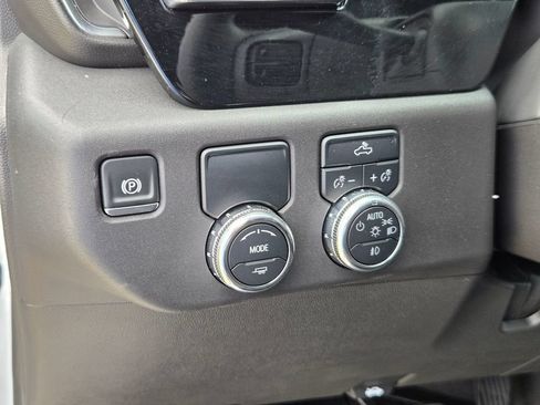 Used 2024 GMC Sierra 1500 Elevation w/ LPO, Elevation Black Package RWD image 10