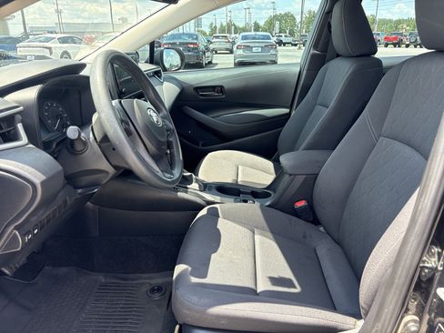 Used 2024 Toyota Corolla LE FWD image 9