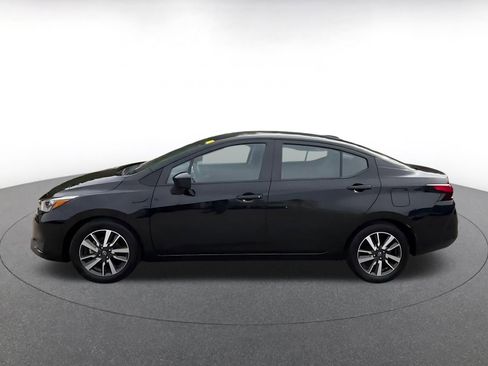 Used 2025 Nissan Versa SV image 9