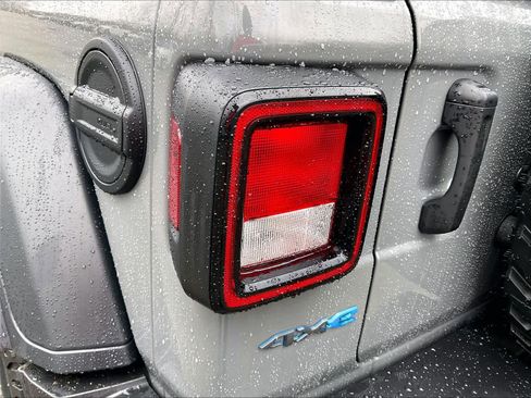 Used 2023 Jeep Wrangler Unlimited w/ Cold Weather Group image 31