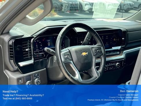 Used 2025 Chevrolet Silverado 1500 LT RWD image 5