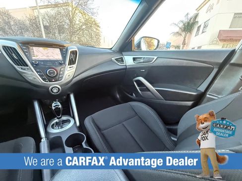 Used 2017 Hyundai Veloster Value Edition image 34