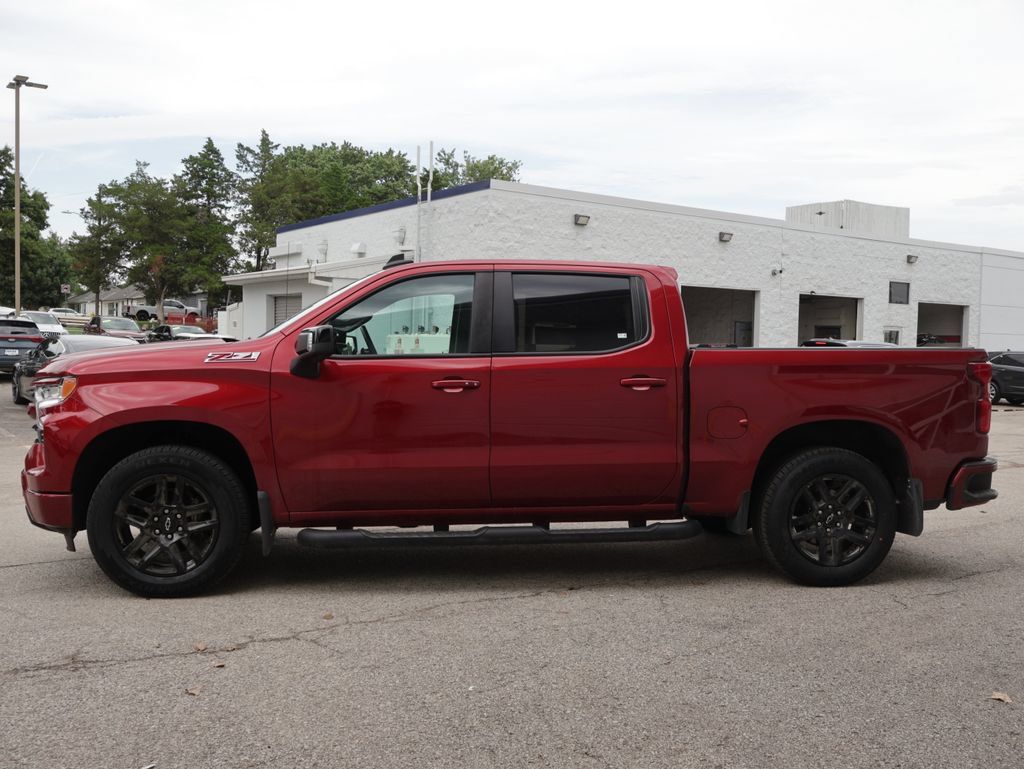 Used 2024 Chevrolet Silverado 1500 RST w/ Convenience Package II AWD/4WD image 4