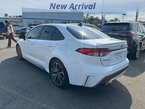 Used 2022 Toyota Corolla SE w/ SE Premium Package FWD image 8