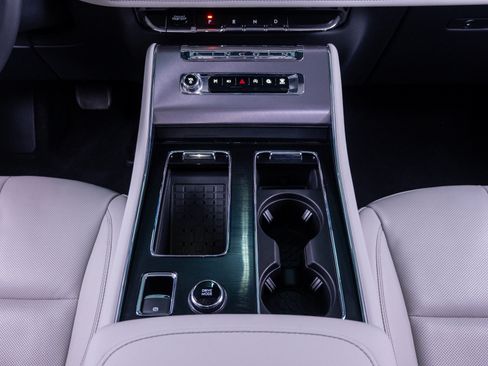 Used 2026 Lincoln Aviator AWD w/ Jet Appearance Package image 30