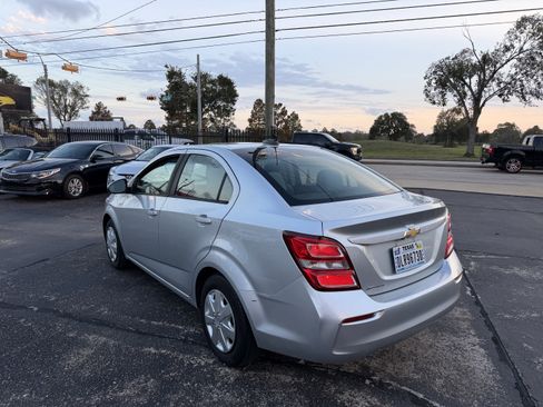 Used 2018 Chevrolet Sonic LS image 8