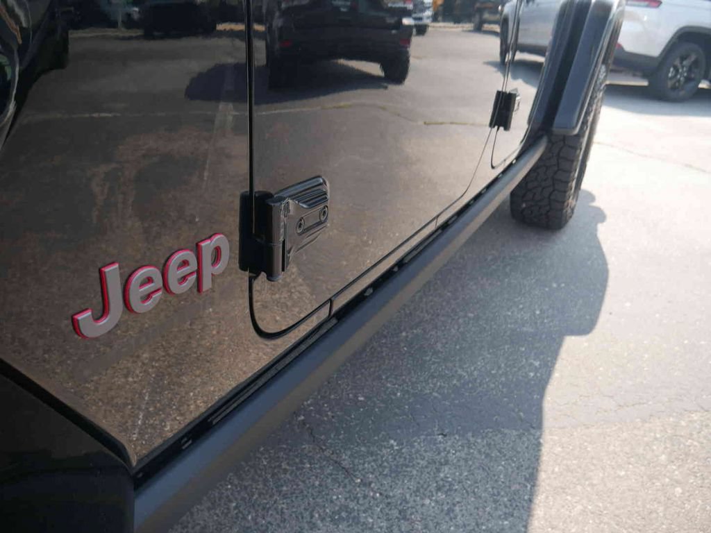 Certified 2023 Jeep Gladiator Rubicon w/ Cold Weather Group AWD/4WD image 16