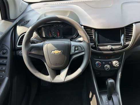 Used 2019 Chevrolet Trax LS FWD image 28