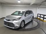 Used 2022 Toyota Sienna LE image 3