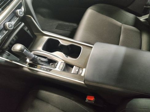 Used 2018 Honda Accord LX image 26