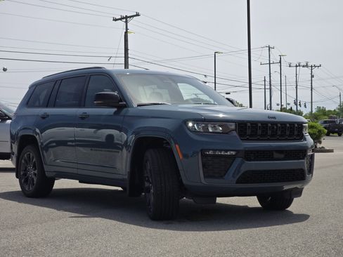New 2026 Jeep Grand Cherokee L Limited AWD/4WD image 16