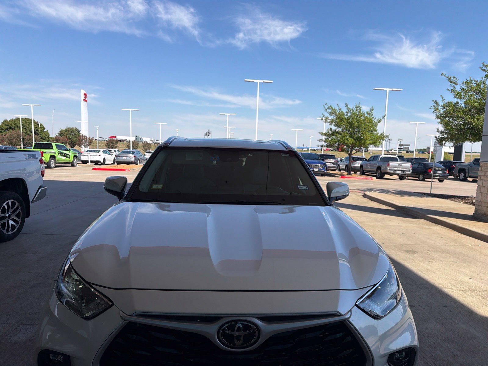 Used 2021 Toyota Highlander XLE FWD image 27