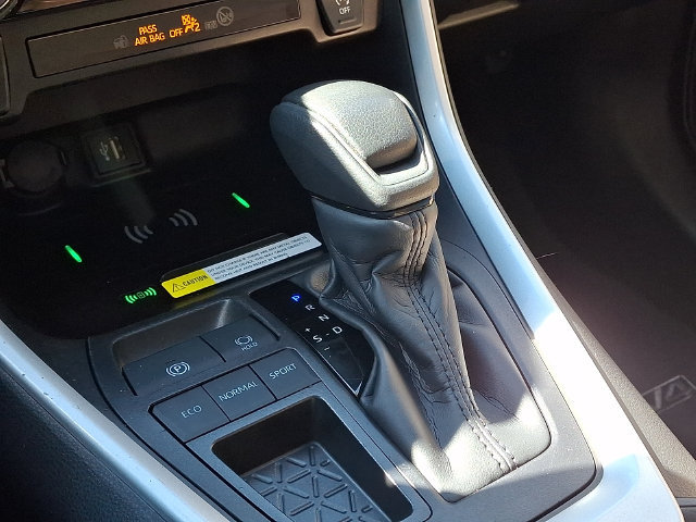 Used 2025 Toyota RAV4 XLE w/ Convenience Package FWD image 15