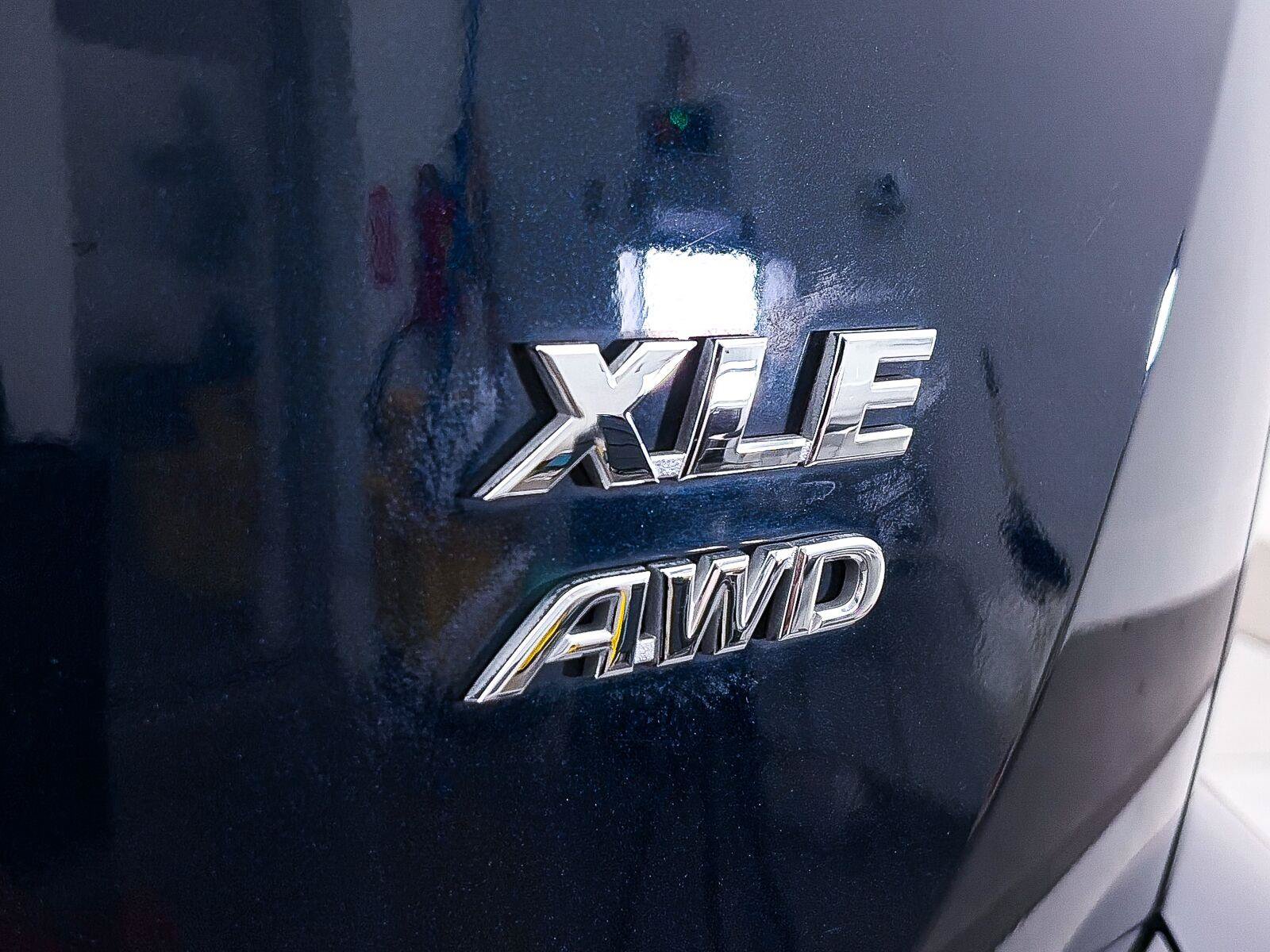 Used 2017 Toyota RAV4 XLE AWD/4WD image 13