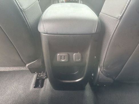 Used 2022 Chevrolet Colorado Z71 w/ Safety Package image 31