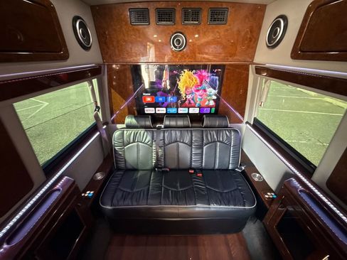 Used 2017 Mercedes-Benz Sprinter 2500 image 30