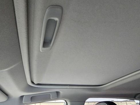 Used 2016 Toyota RAV4 XLE w/ Convenience Package image 9