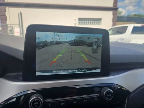 Used 2020 Ford Escape SE FWD image 23