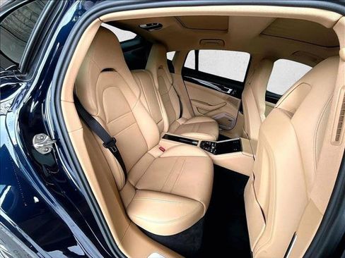 Used 2021 Porsche Panamera image 29