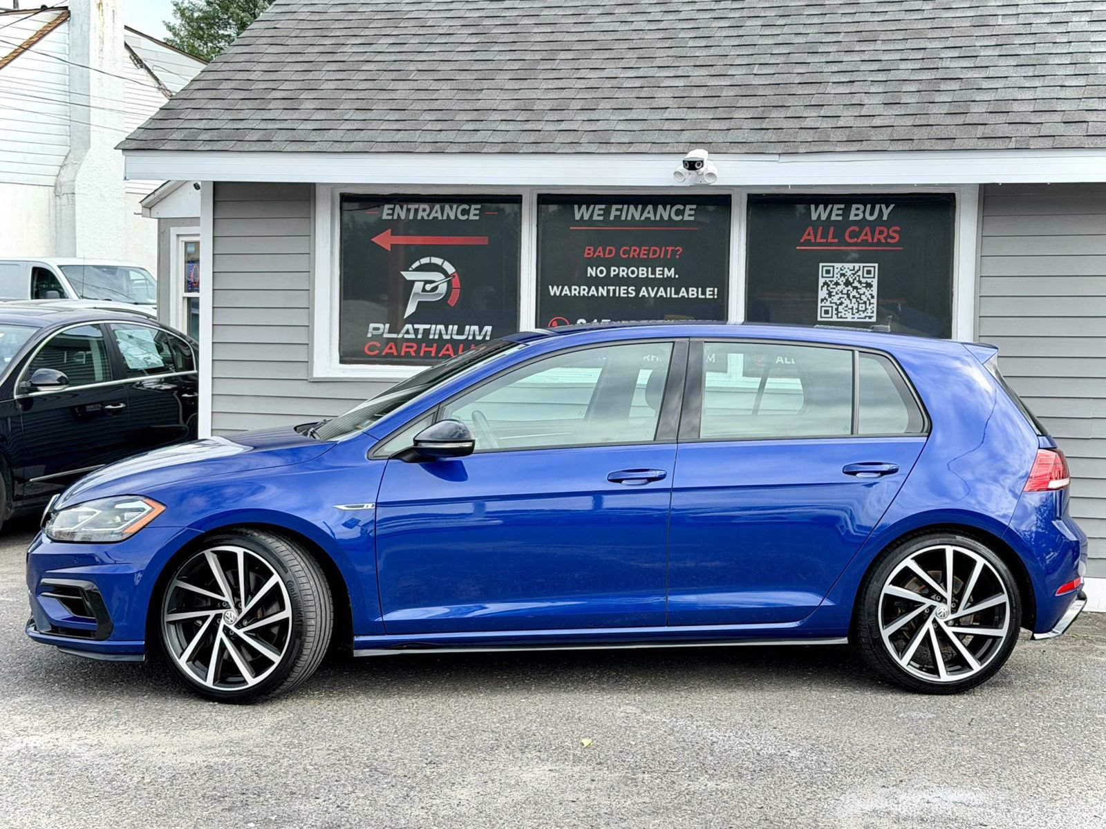 Used 2018 Volkswagen Golf 4-Door AWD/4WD image 2