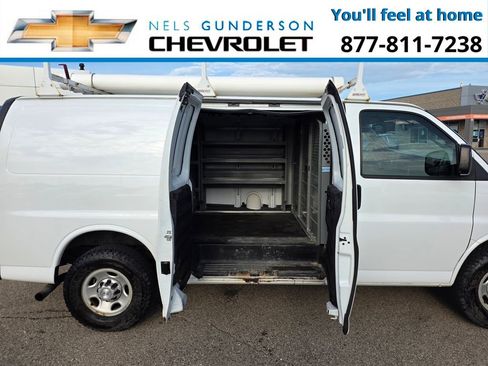 Used 2018 Chevrolet Express 3500 w/ Driver Convenience Package image 8