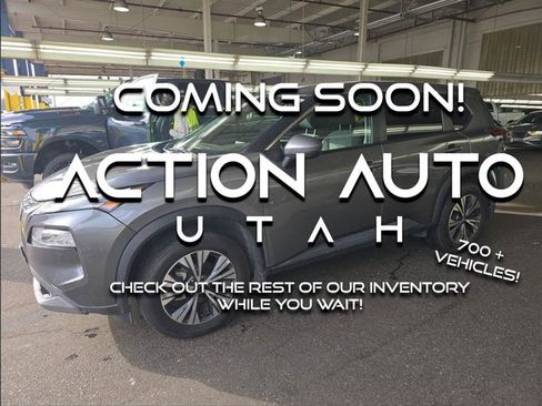 Used 2022 Nissan Rogue SV image 1