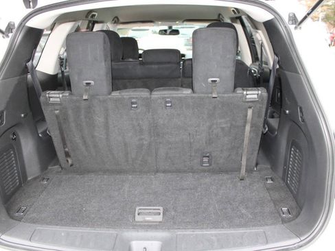 Used 2015 Nissan Pathfinder SV image 25