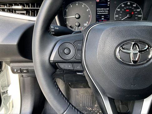 Used 2025 Toyota Corolla SE image 10