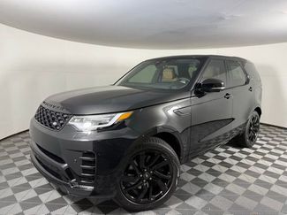 Certified 2025 Land Rover Discovery Dynamic SE video 1