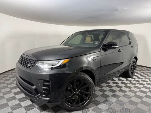 Certified 2025 Land Rover Discovery Dynamic SE image 1