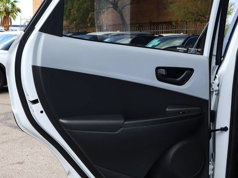 Used 2021 Hyundai Kona SEL FWD image 32