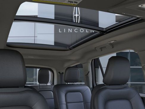New 2025 Lincoln Aviator AWD image 22
