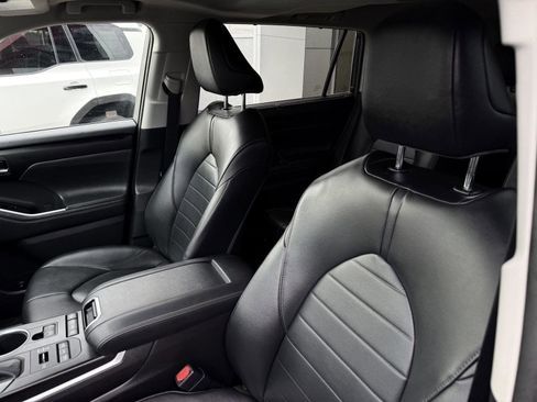 Certified 2020 Toyota Highlander XLE image 12