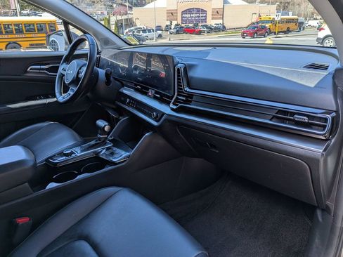 Used 2024 Kia Sportage EX image 24
