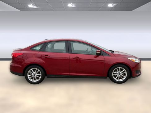 Used 2016 Ford Focus SE FWD image 8