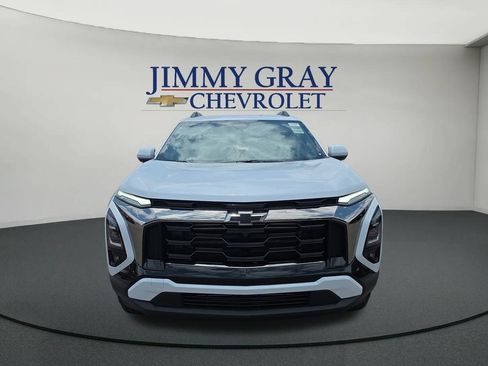 New 2026 Chevrolet Equinox ACTIV w/ Convenience Package III FWD image 8