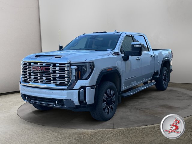 Used 2024 GMC Sierra 2500 Denali w/ Technology Package AWD/4WD image 3
