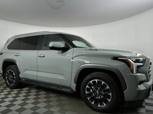 Used 2025 Toyota Sequoia Limited image 9