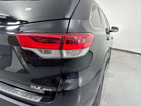 Used 2017 Toyota Highlander XLE AWD/4WD image 31