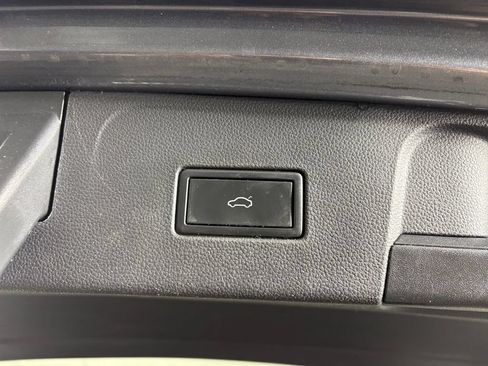 Used 2023 Volkswagen Atlas SE w/ Panoramic Sunroof Package AWD/4WD image 35