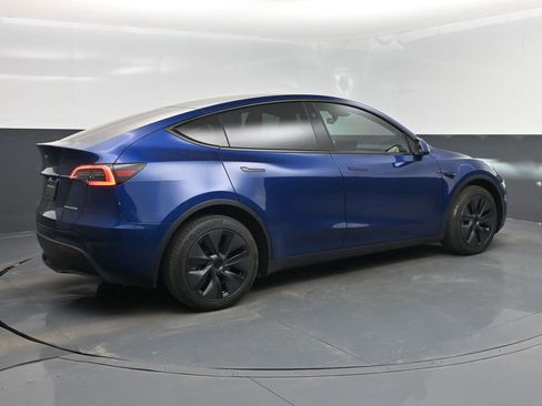Used 2025 Tesla Model Y Long Range image 3