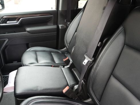 Used 2025 Chevrolet Silverado 2500 LT w/ Safety Package AWD/4WD image 34