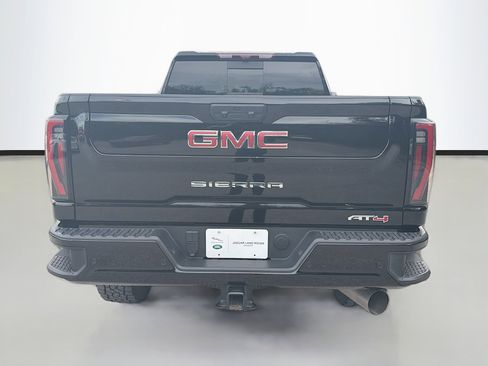 Used 2025 GMC Sierra 2500 AT4 w/ AT4 Premium Plus Package image 4