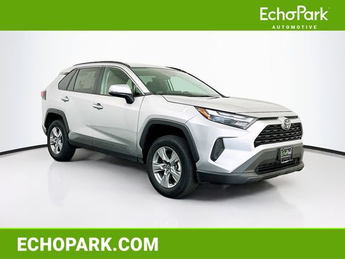 Used 2025 Toyota RAV4 XLE image 1